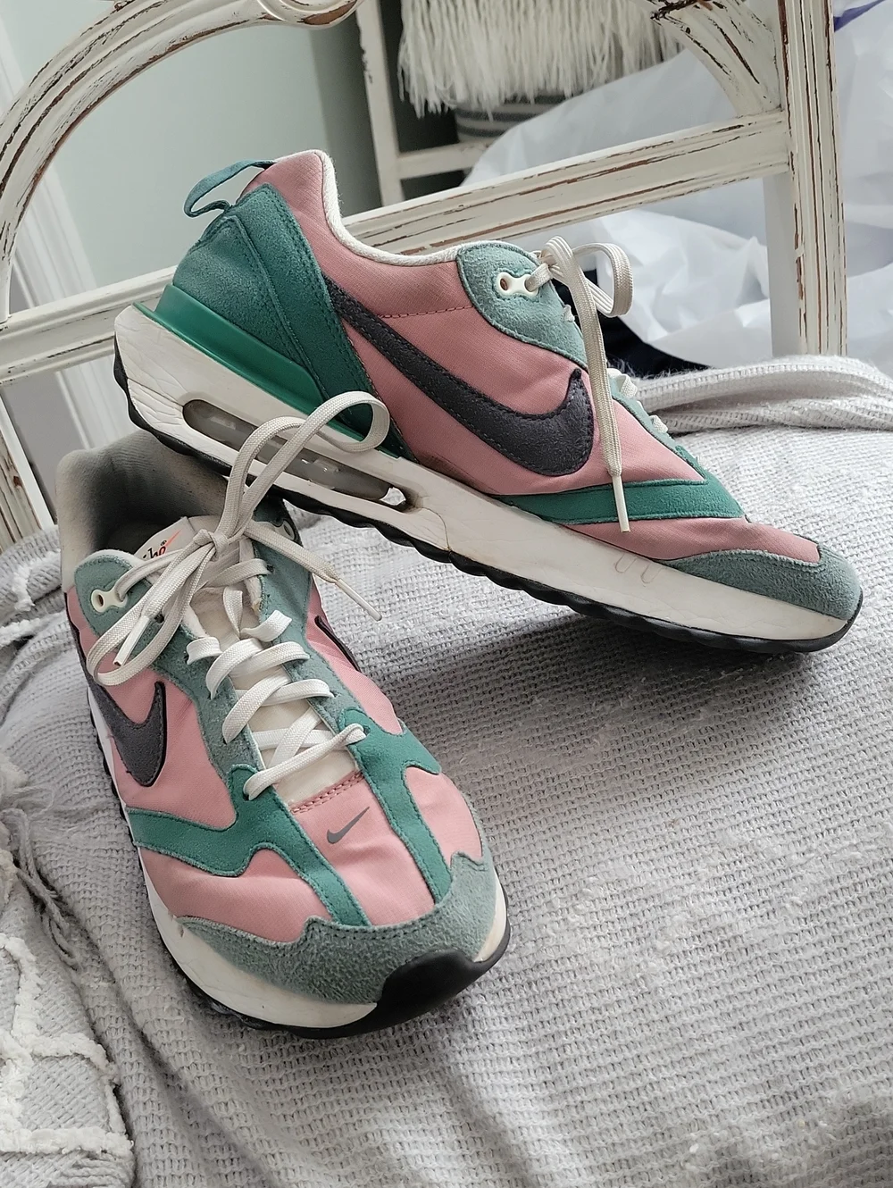 Nike Air Max Dawn Watermelon Pink Jade Glaze Sneaker Womens Size 10 Shoes